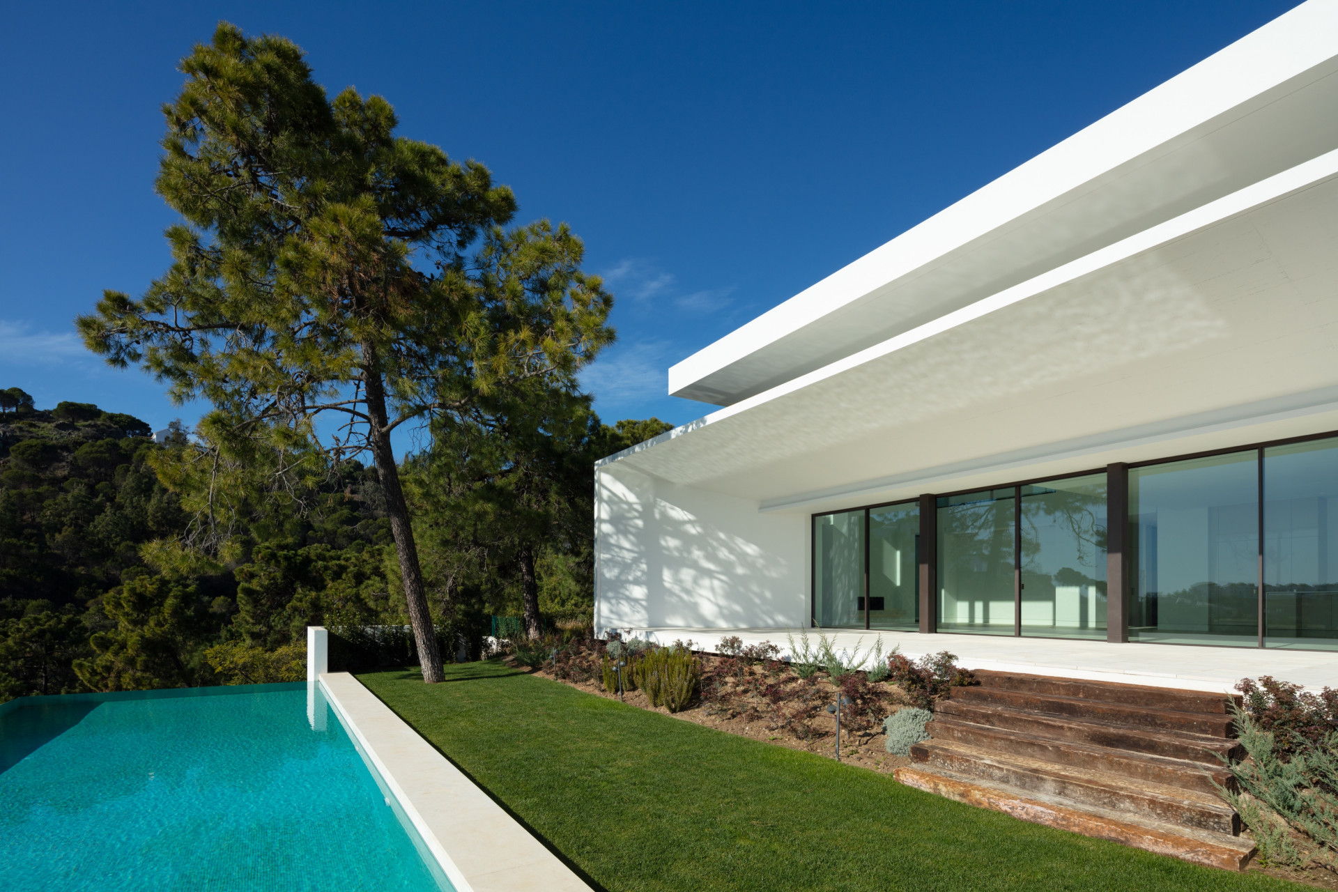 Villa in La Reserva de Alcuzcuz, Benahavis - Image 1