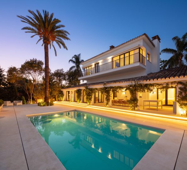 Villa in Nueva Andalucia, Marbella - Solvilla Real Estate