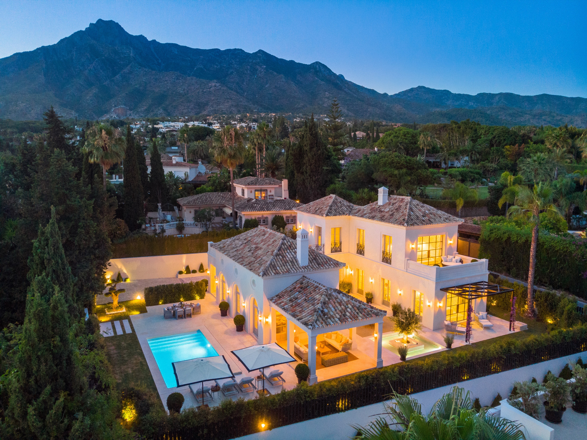 Villa in Marbella Golden Mile, Marbella - Image 1