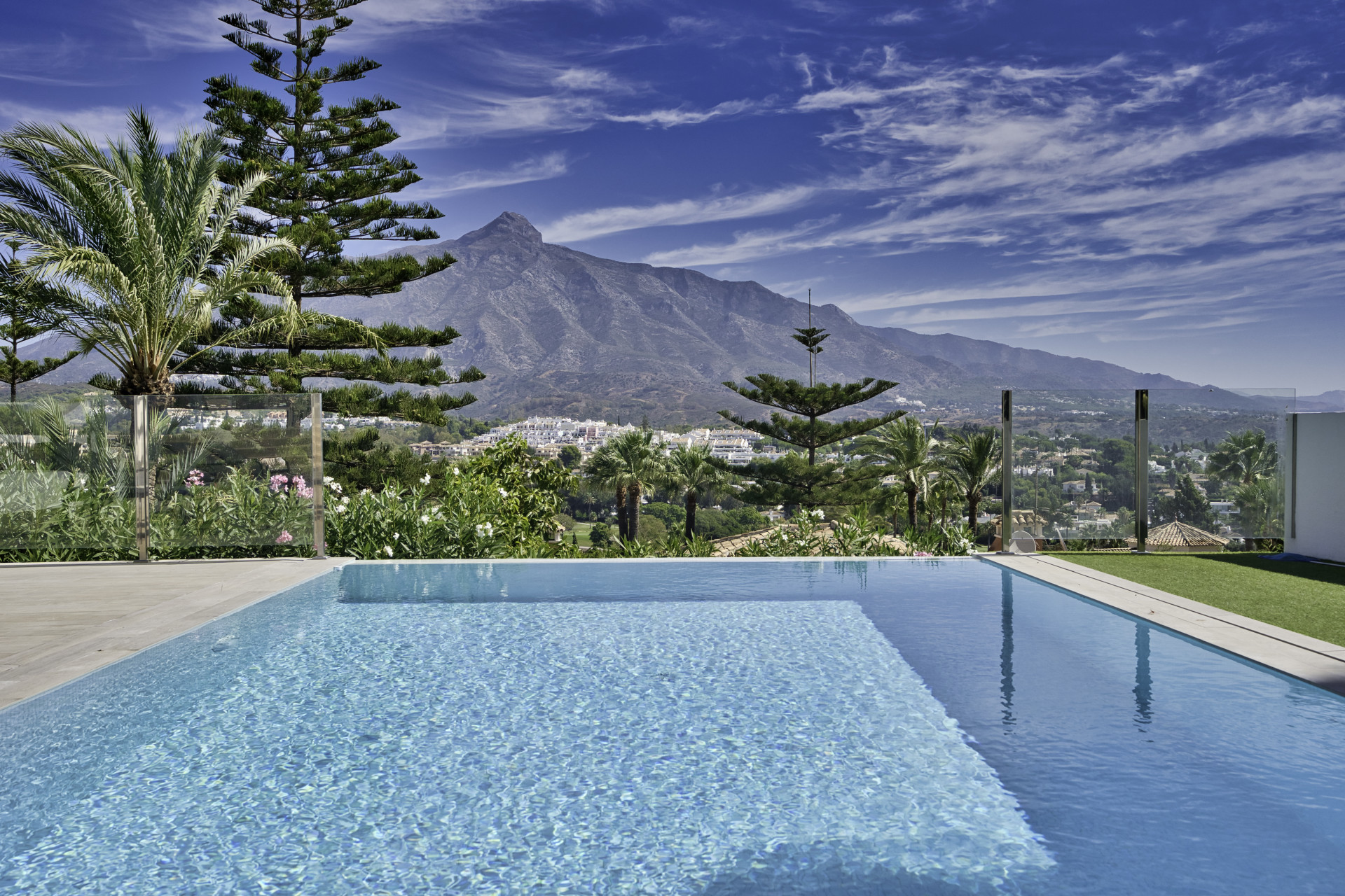 Villa in Nueva Andalucia, Marbella