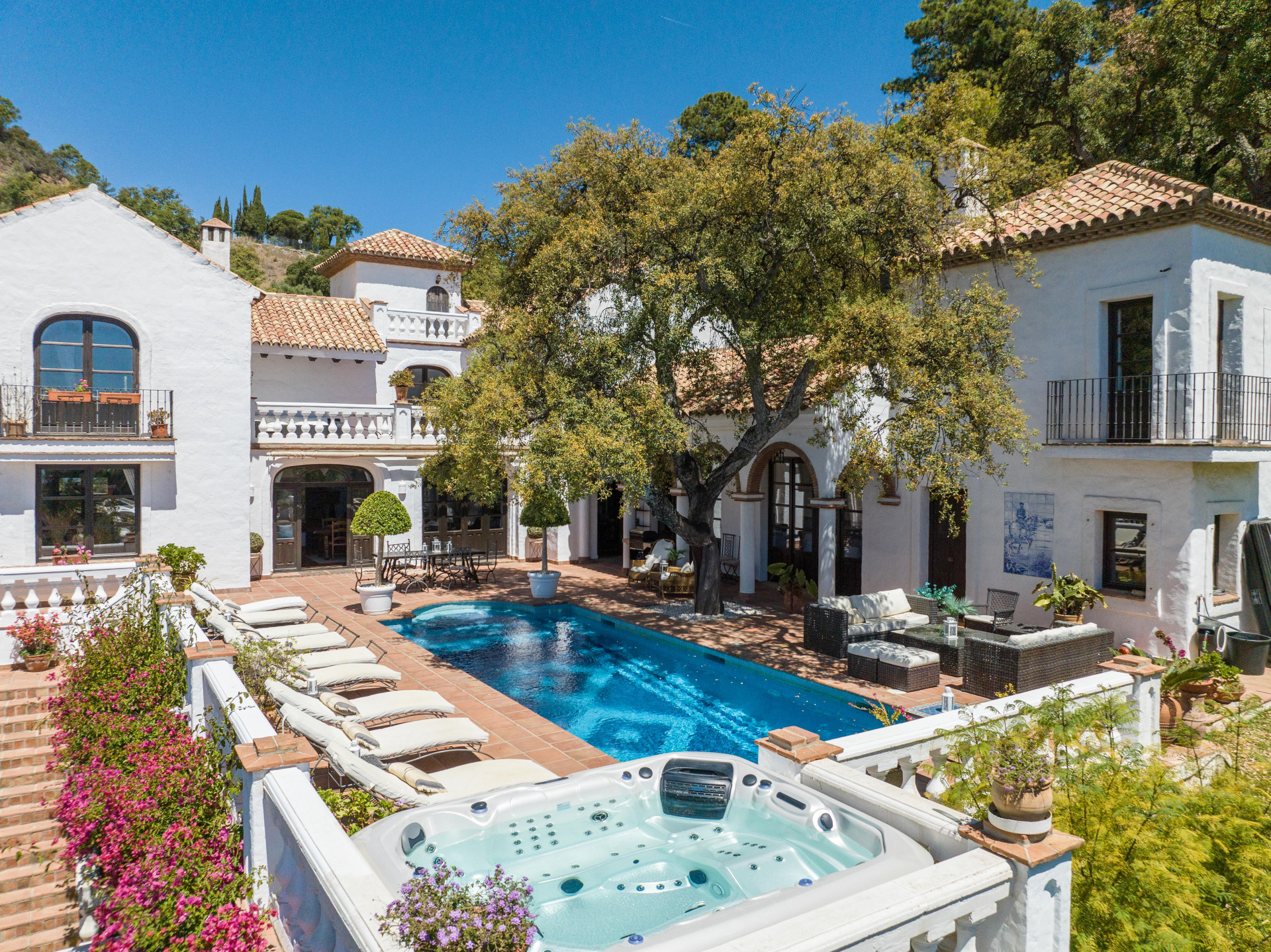 Villa in El Madroñal, Benahavis