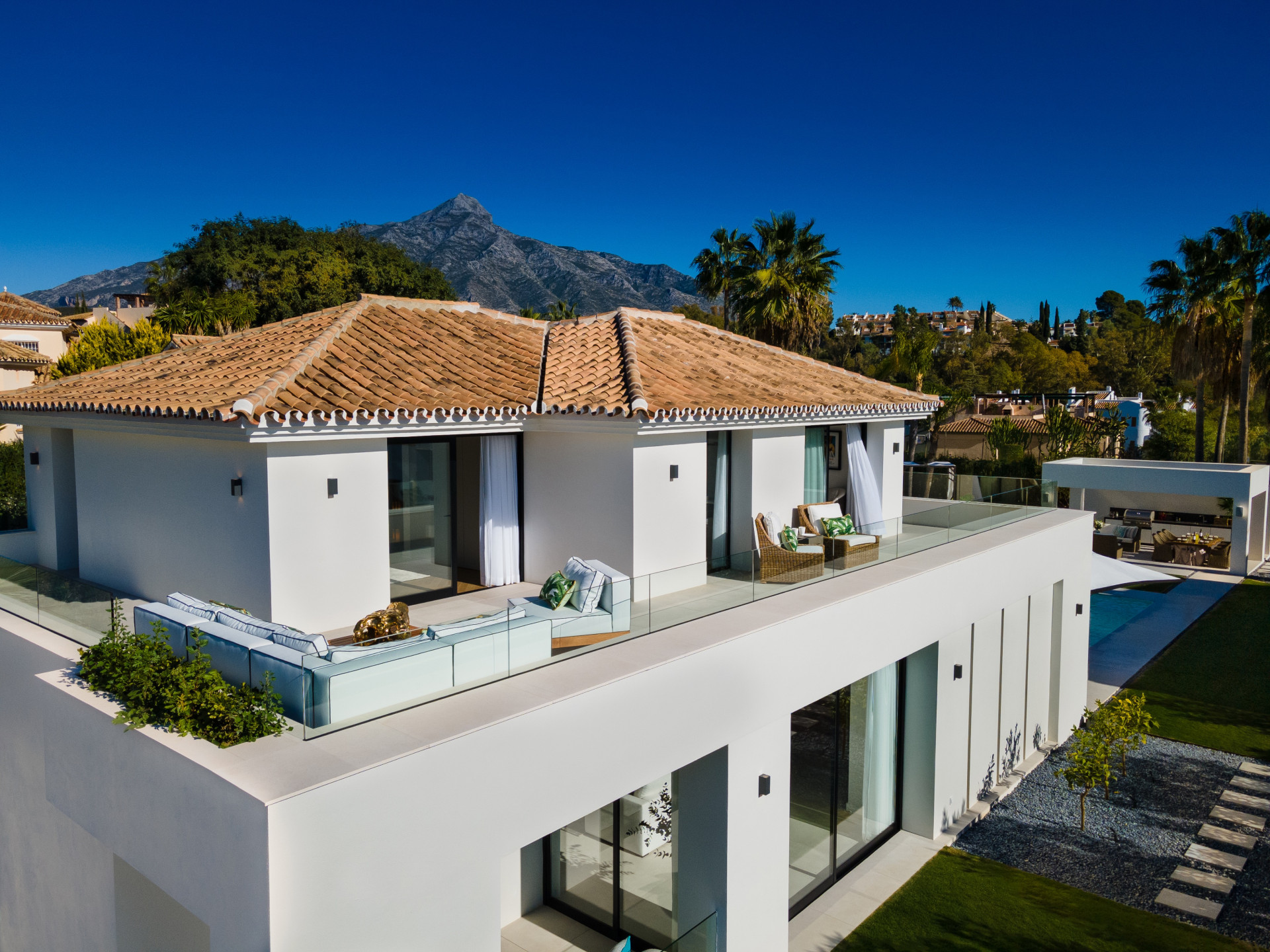 Villa in Nueva Andalucia, Marbella - Image 1