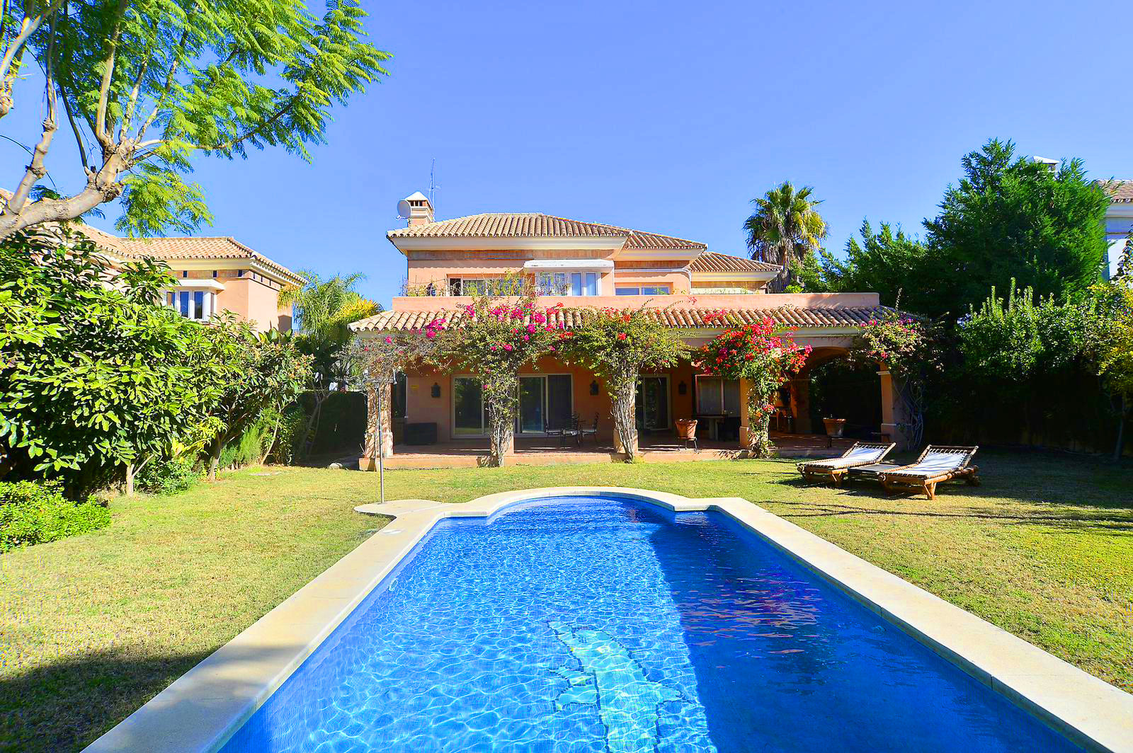 Villa in Nueva Andalucia, Marbella