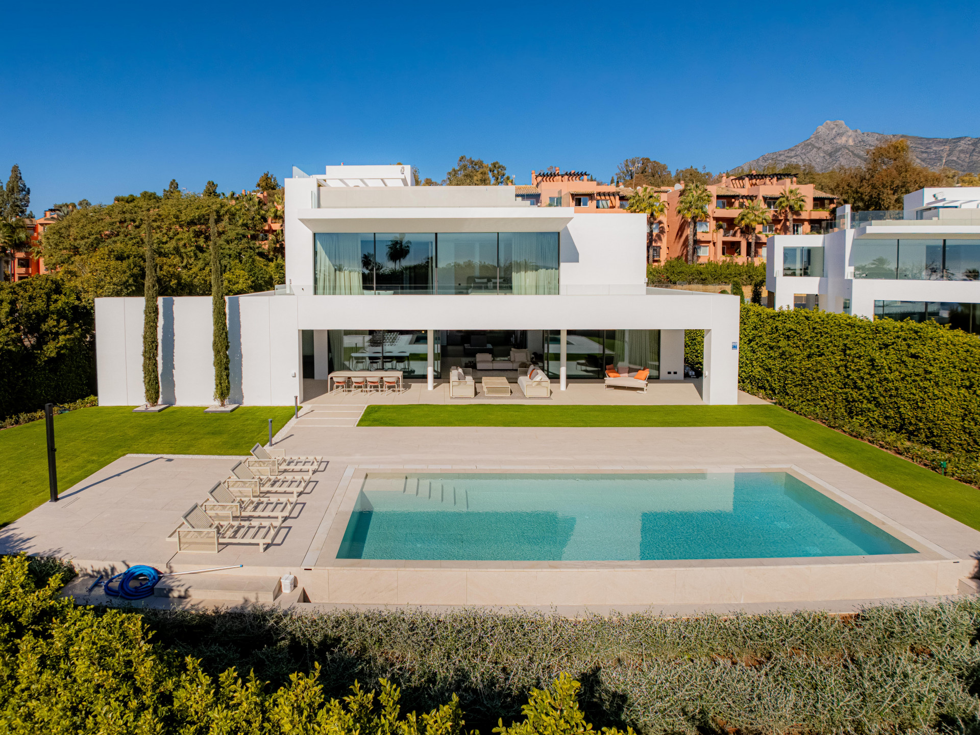 Villa in Marbella Golden Mile, Marbella - Image 1