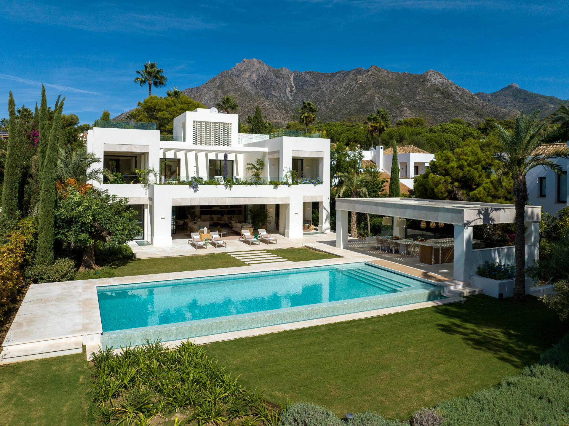 Villa in Marbella Golden Mile, Marbella - Image 1