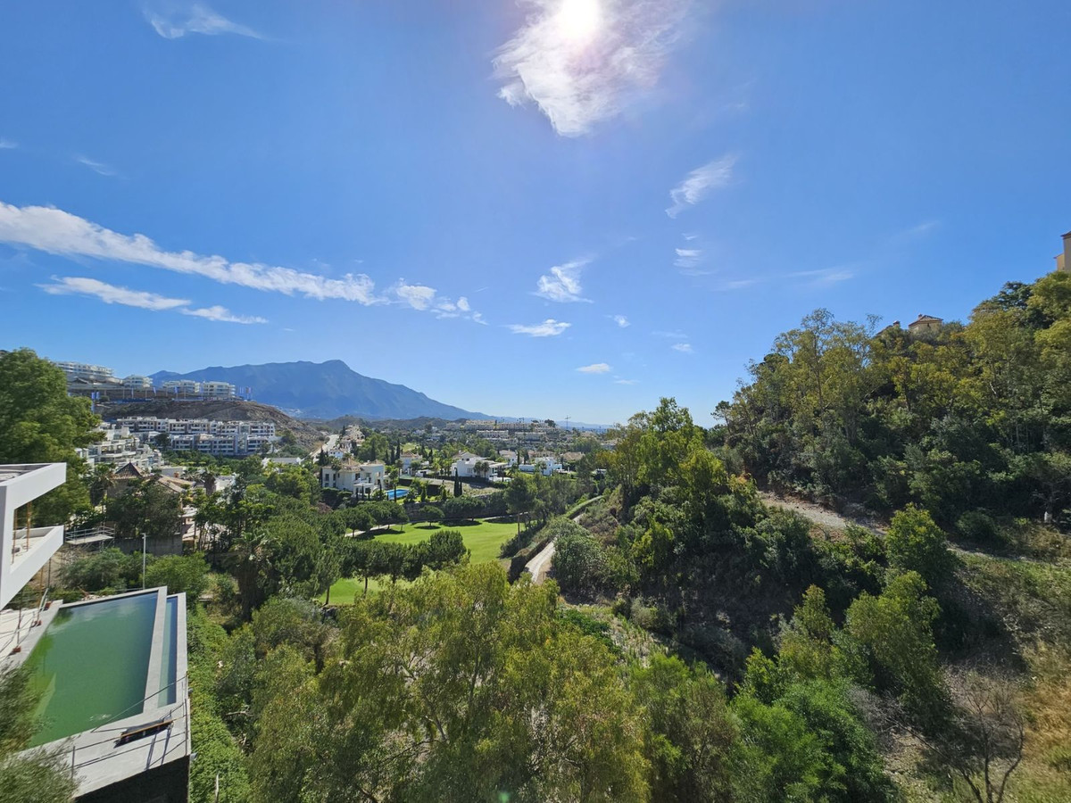 Apartment en El Herrojo, Benahavis - Image 1