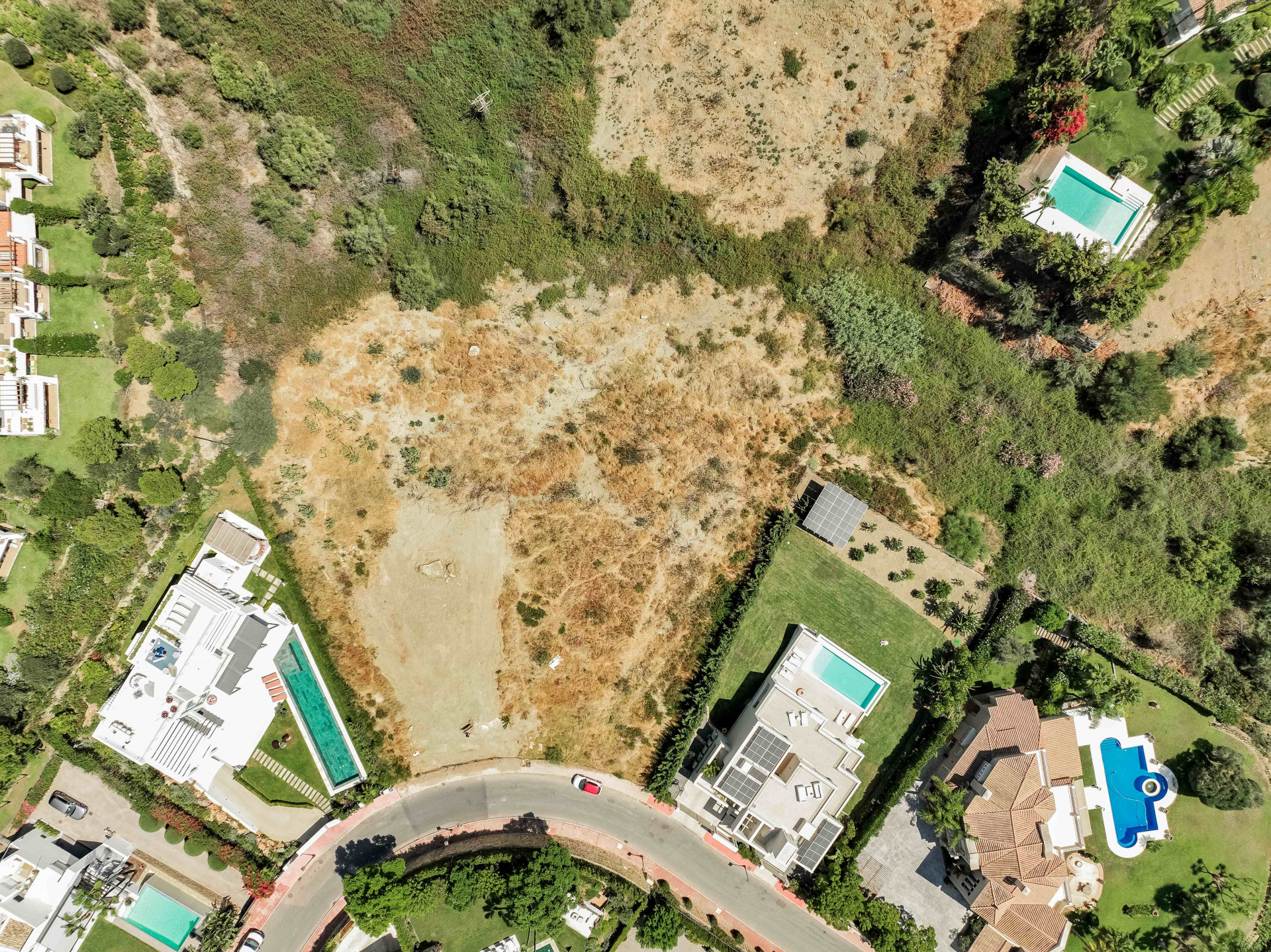 Plot en Nueva Andalucia, Marbella - Image 1