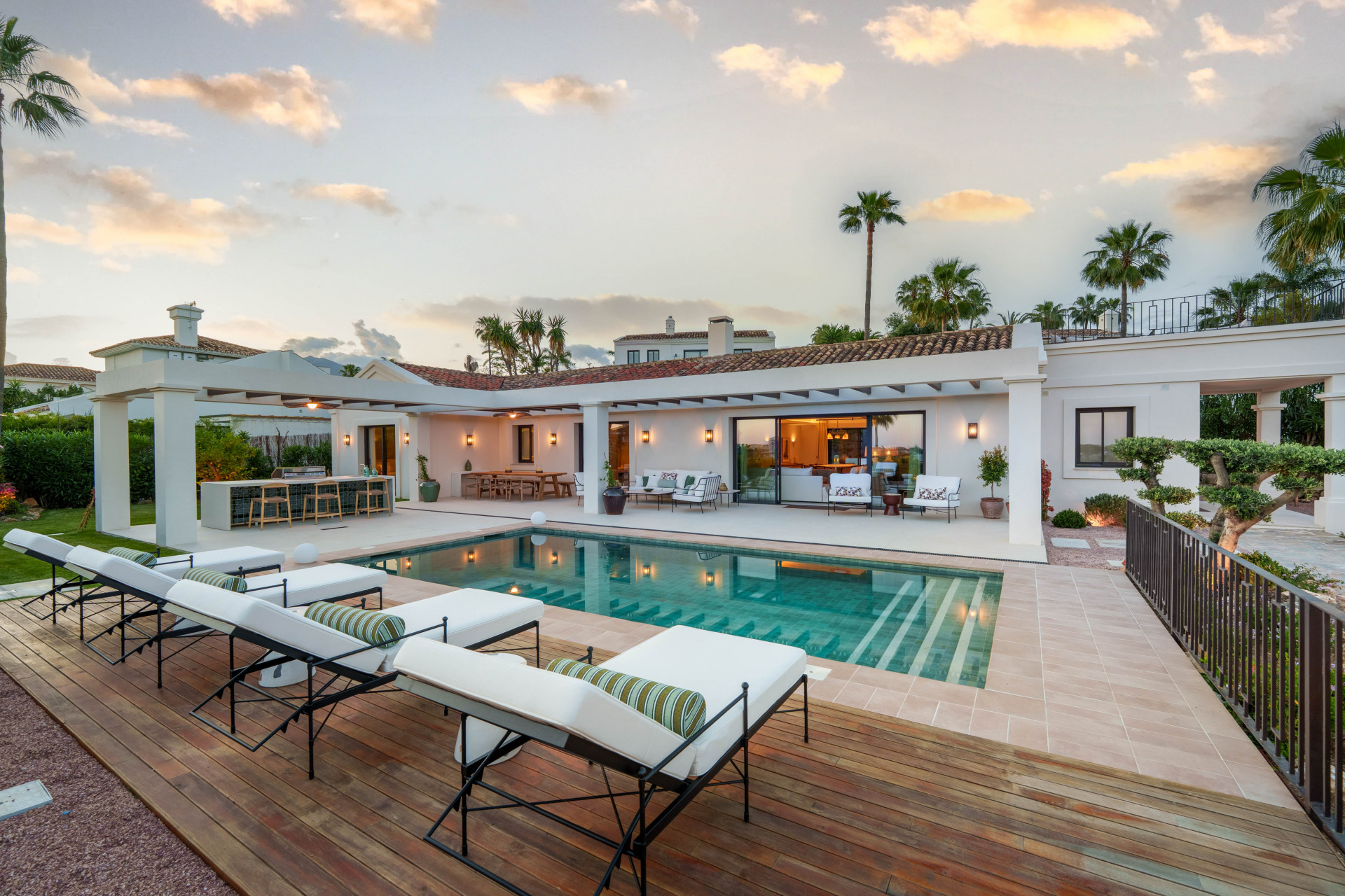 Villa in Nueva Andalucia, Marbella - Image 1