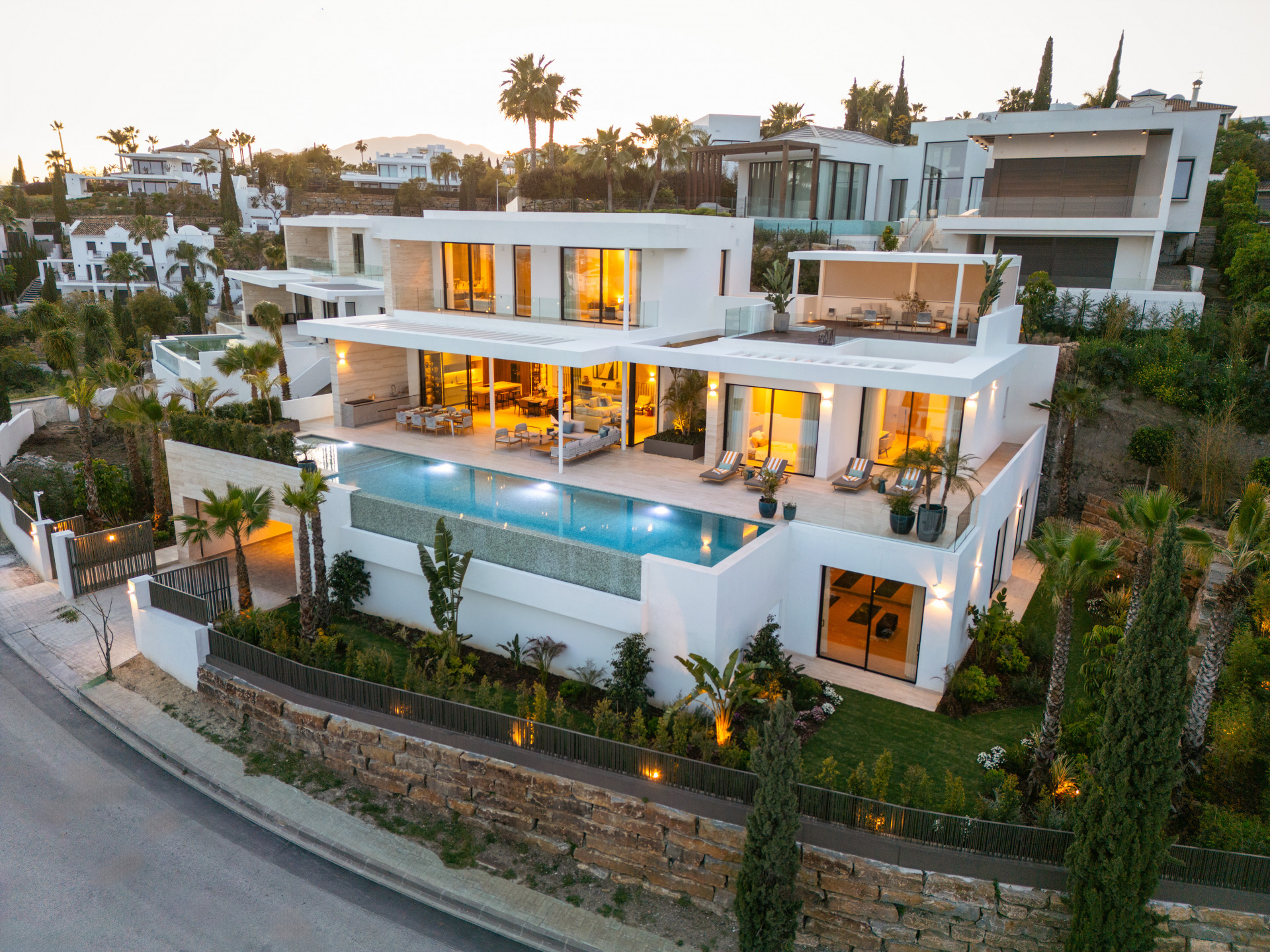 Villa in Los Flamingos, Benahavis - Image 1
