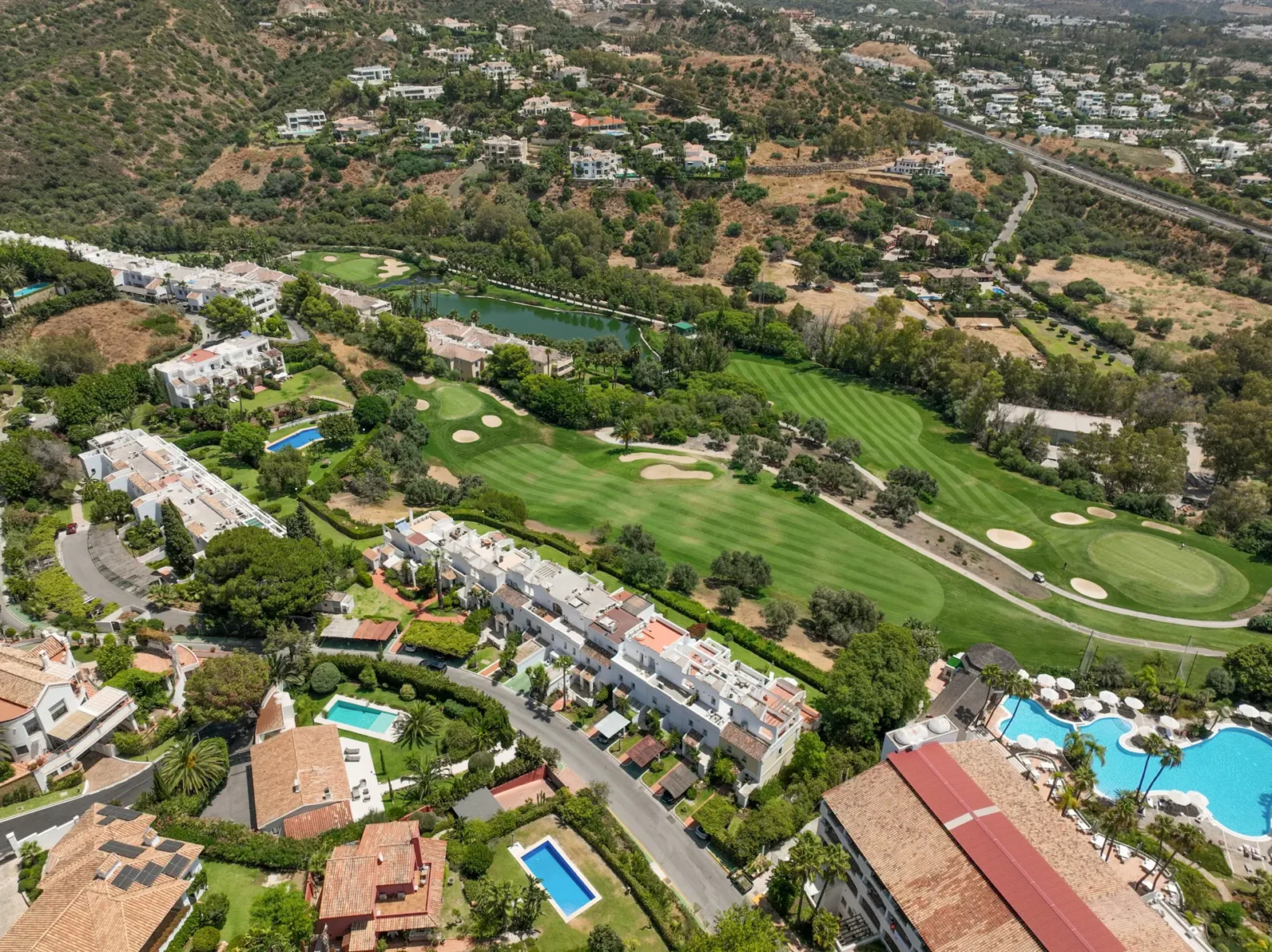 La Quinta - Where Peaceful Serenity Meets Nature and Elegance